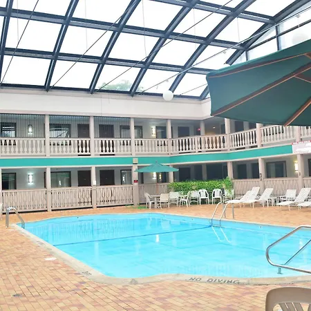 Elk Grove Hotel